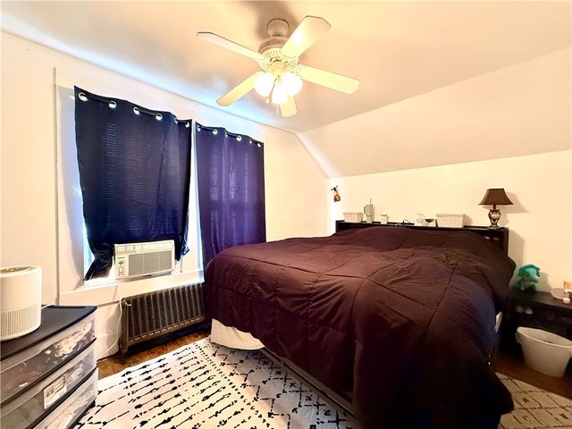 17 S Johnson Rd, Houston, PA 15342