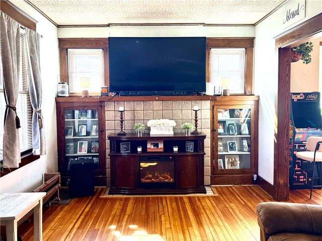 17 S Johnson Rd, Houston, PA 15342