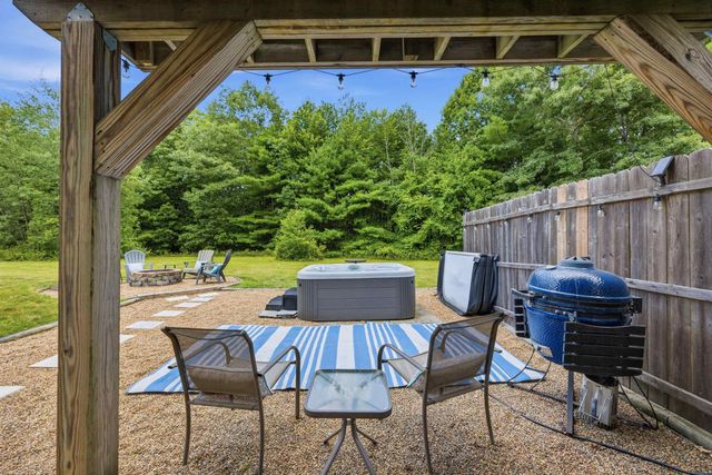 34 Dunbarton Center Road, Bow, NH 03304