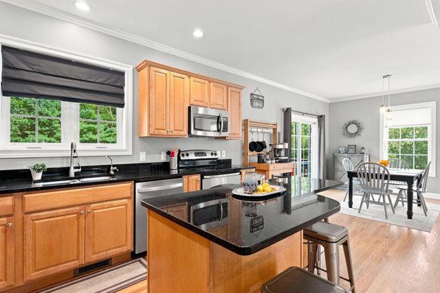34 Dunbarton Center Road, Bow, NH 03304