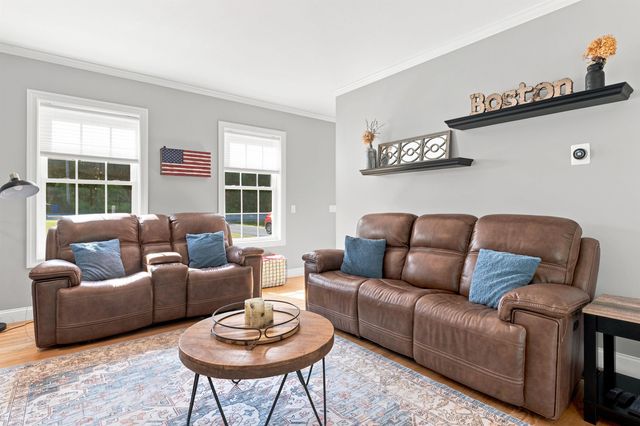 34 Dunbarton Center Road, Bow, NH 03304