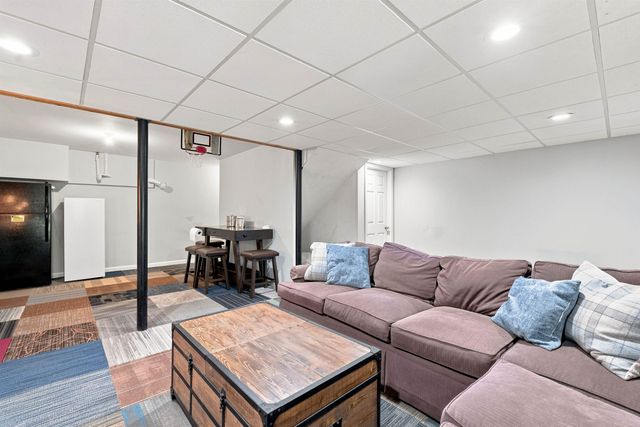 34 Dunbarton Center Road, Bow, NH 03304