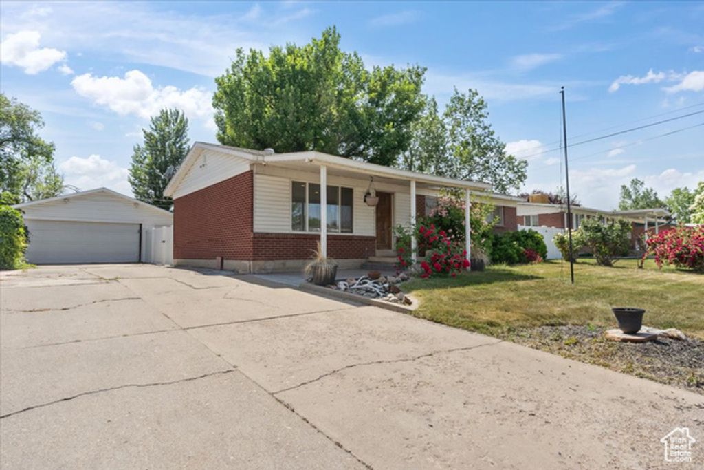 175 GREEN DR, Layton, UT 84041