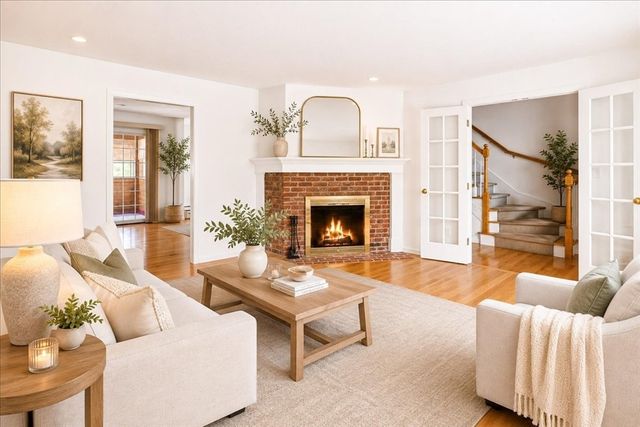 45 Cobblestone Ln, Weymouth, MA 02190