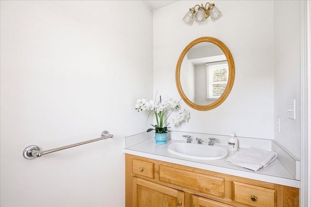 45 Cobblestone Ln, Weymouth, MA 02190