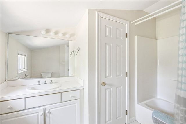 45 Cobblestone Ln, Weymouth, MA 02190