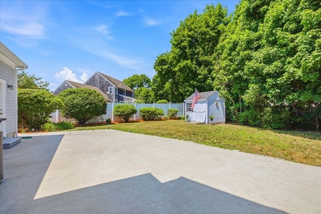 45 Cobblestone Ln, Weymouth, MA 02190