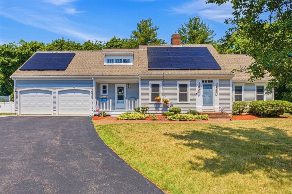 45 Cobblestone Ln, Weymouth, MA 02190
