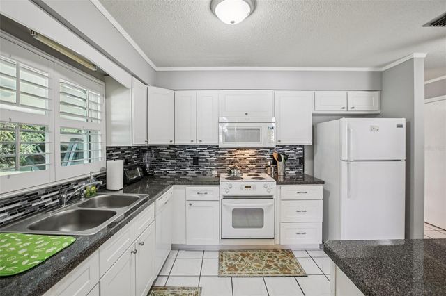 1525 LESLIE DRIVE, Lakeland, FL 33801