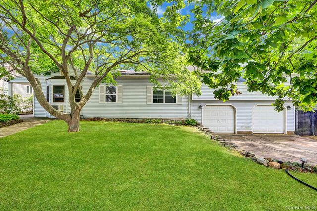 80 Broadway, Ronkonkoma, NY 11779