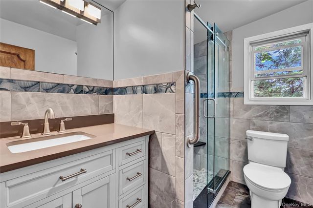 80 Broadway, Ronkonkoma, NY 11779