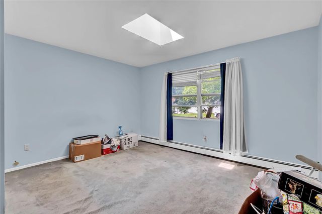 80 Broadway, Ronkonkoma, NY 11779