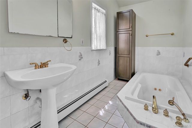 80 Broadway, Ronkonkoma, NY 11779