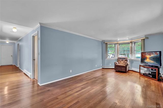 80 Broadway, Ronkonkoma, NY 11779
