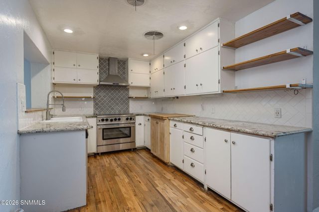 160 Roberts Drive, Las Cruces, NM 88005