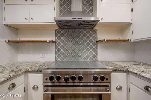 160 Roberts Drive, Las Cruces, NM 88005