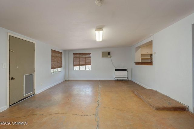 160 Roberts Drive, Las Cruces, NM 88005
