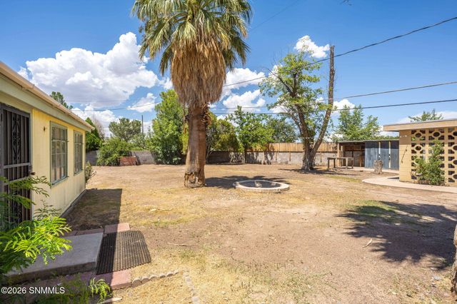 160 Roberts Drive, Las Cruces, NM 88005