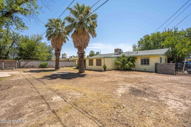 160 Roberts Drive, Las Cruces, NM 88005