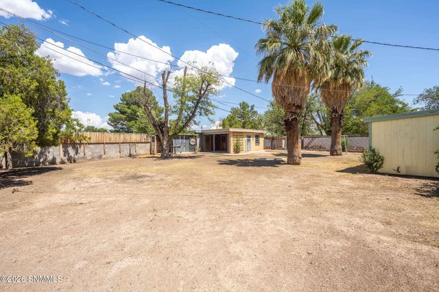 160 Roberts Drive, Las Cruces, NM 88005