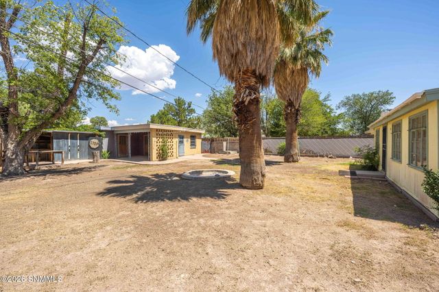 160 Roberts Drive, Las Cruces, NM 88005