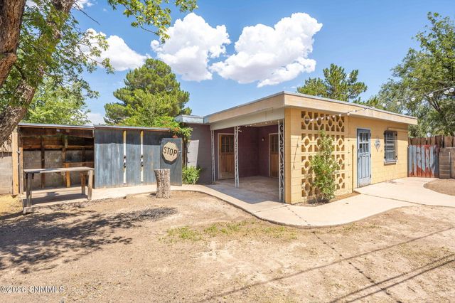 160 Roberts Drive, Las Cruces, NM 88005