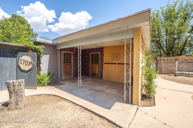 160 Roberts Drive, Las Cruces, NM 88005