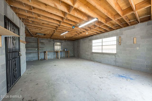 160 Roberts Drive, Las Cruces, NM 88005