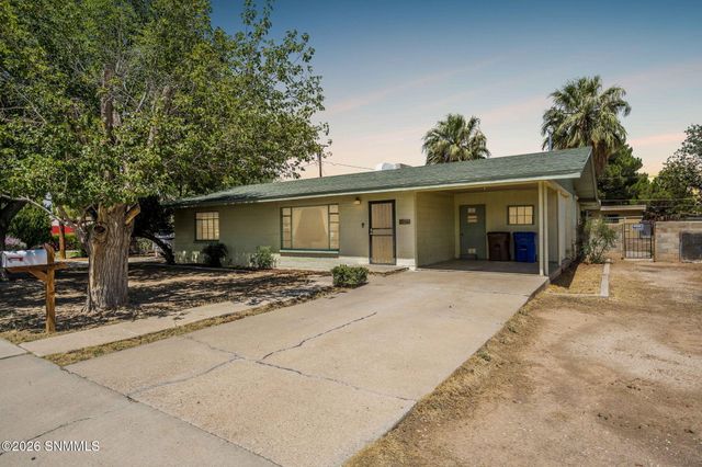160 Roberts Drive, Las Cruces, NM 88005