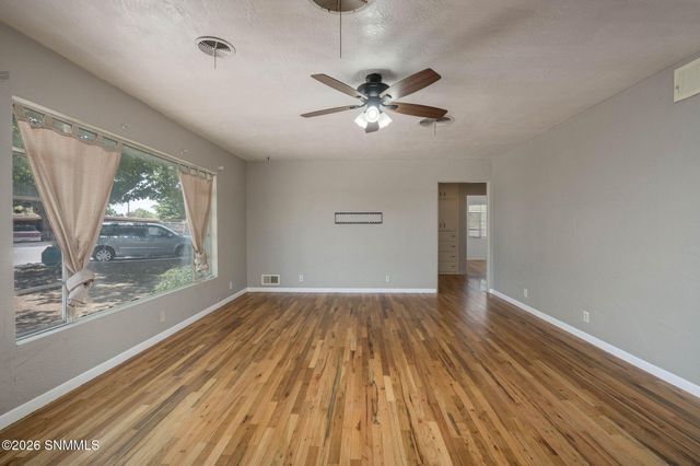 160 Roberts Drive, Las Cruces, NM 88005