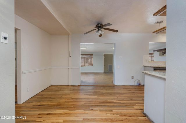 160 Roberts Drive, Las Cruces, NM 88005