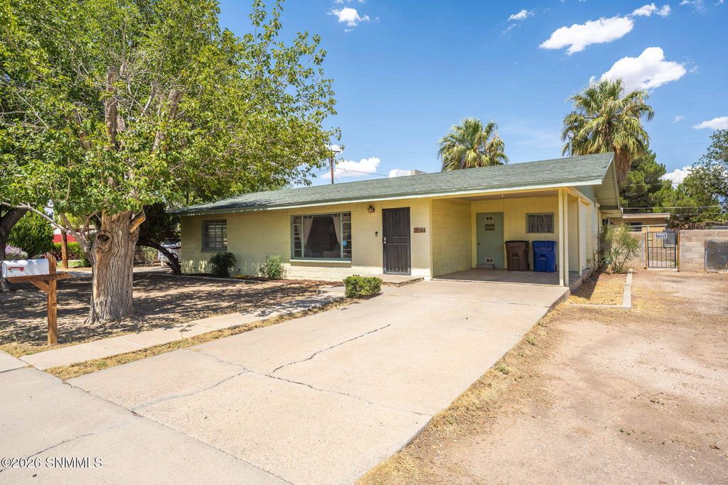 160 Roberts Drive, Las Cruces, NM 88005