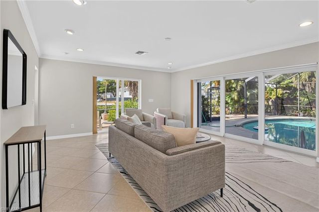 660 14th AVE S, Naples, FL 34102
