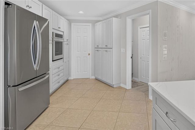 660 14th AVE S, Naples, FL 34102