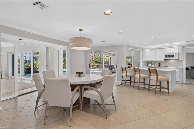 660 14th AVE S, Naples, FL 34102
