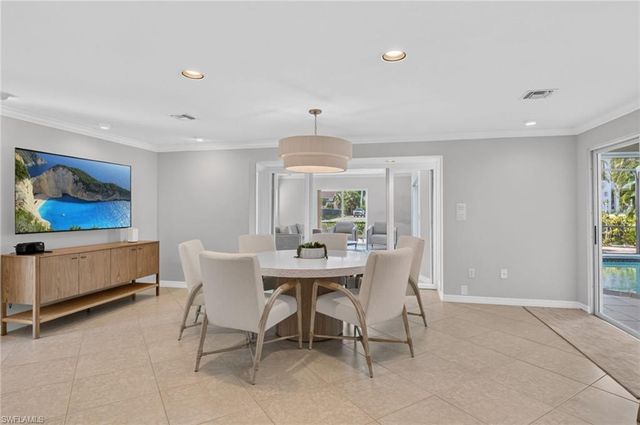660 14th AVE S, Naples, FL 34102