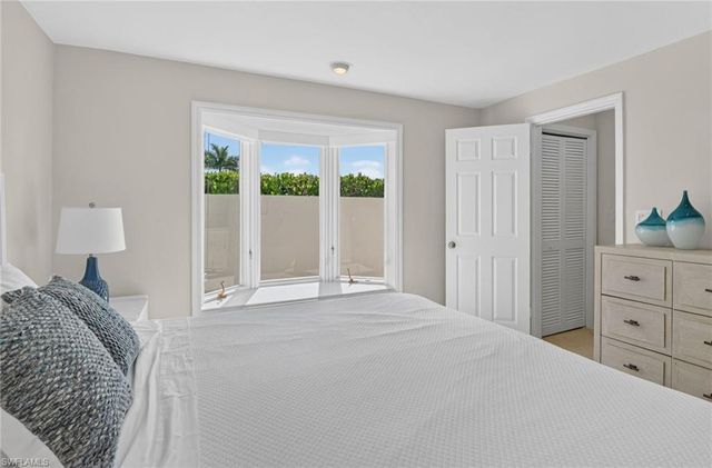 660 14th AVE S, Naples, FL 34102