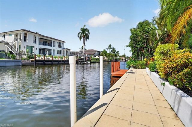 660 14th AVE S, Naples, FL 34102