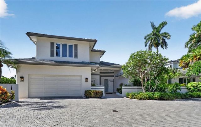 660 14th AVE S, Naples, FL 34102