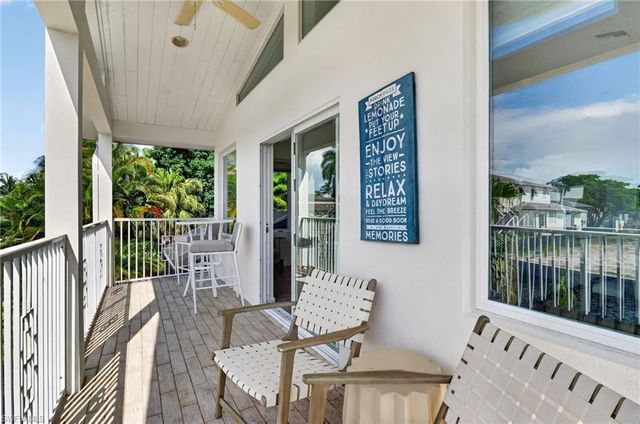 660 14th AVE S, Naples, FL 34102