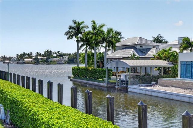 660 14th AVE S, Naples, FL 34102
