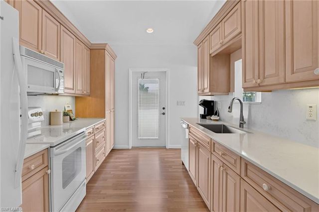 660 14th AVE S, Naples, FL 34102