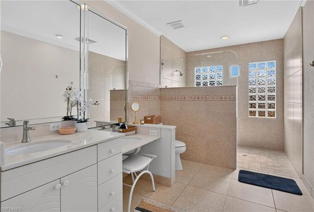 660 14th AVE S, Naples, FL 34102