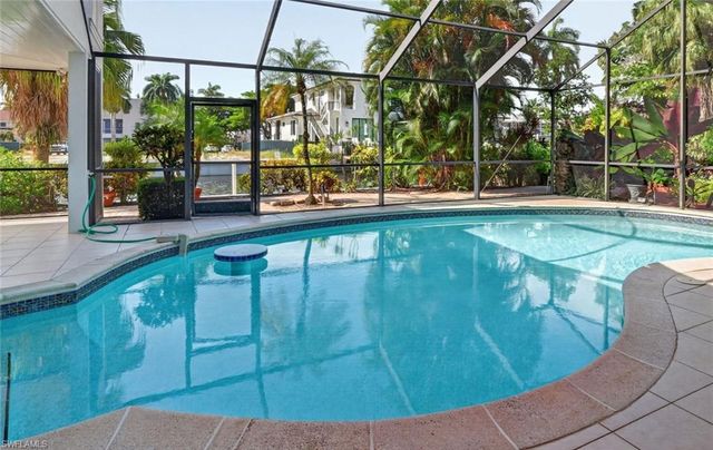 660 14th AVE S, Naples, FL 34102