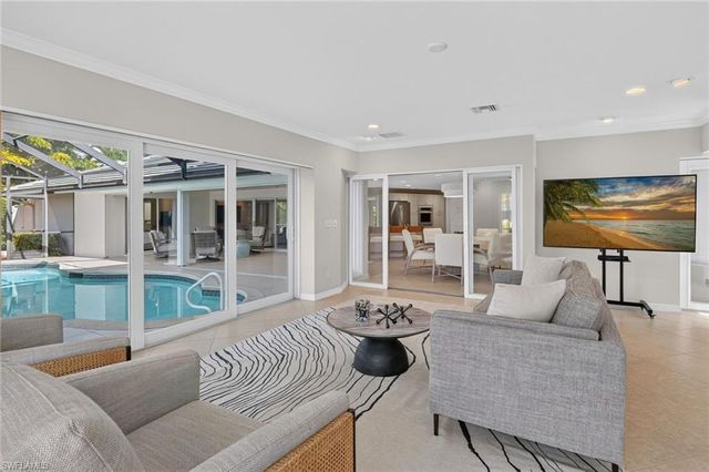 660 14th AVE S, Naples, FL 34102