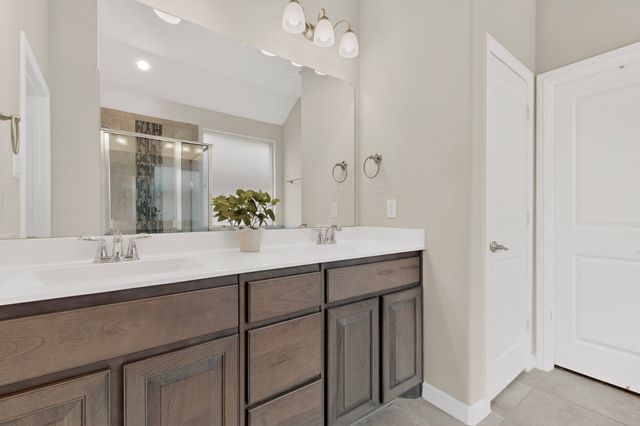 7811 Links Drive, Arlington, TX 76001
