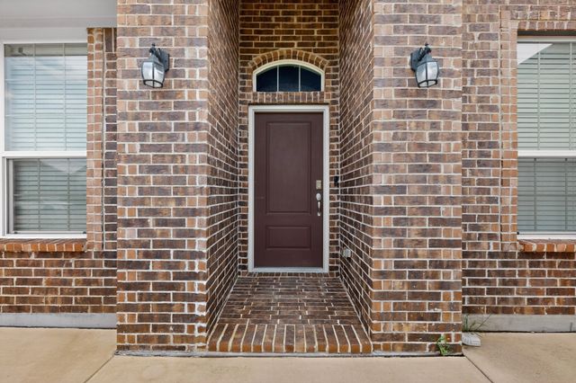 7811 Links Drive, Arlington, TX 76001
