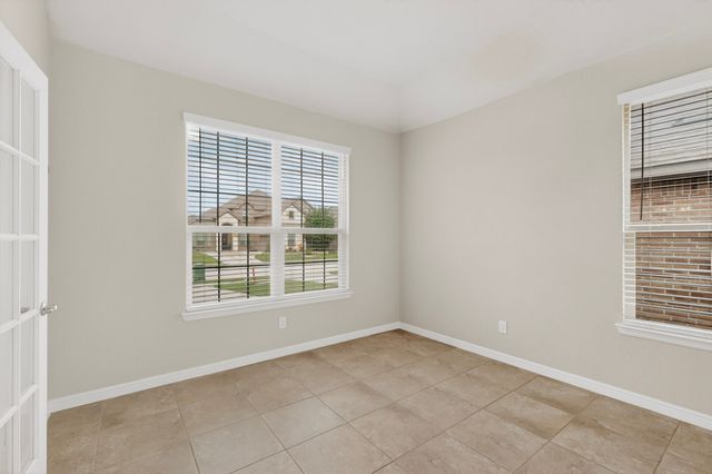 7811 Links Drive, Arlington, TX 76001