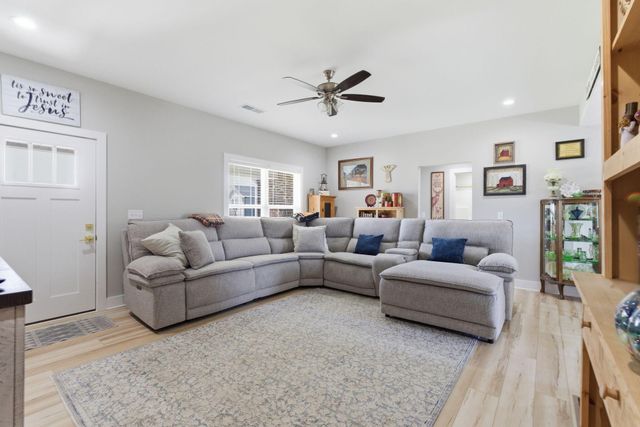 267 Brook Cove, Berea, KY 40403