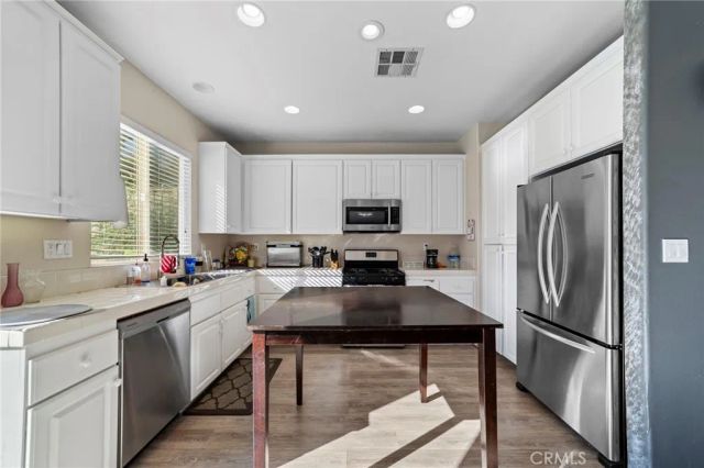 31941 Hollyhock, Lake Elsinore, CA 92532